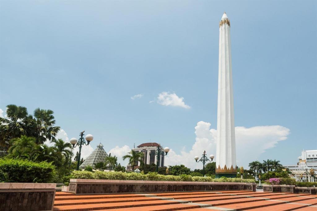 Hotel Sulawesi Gorontalo Сурабая Экстерьер фото