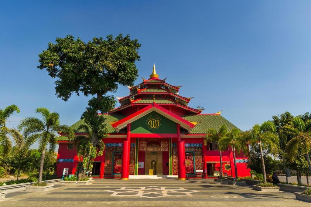 Hotel Sulawesi Gorontalo Сурабая Экстерьер фото