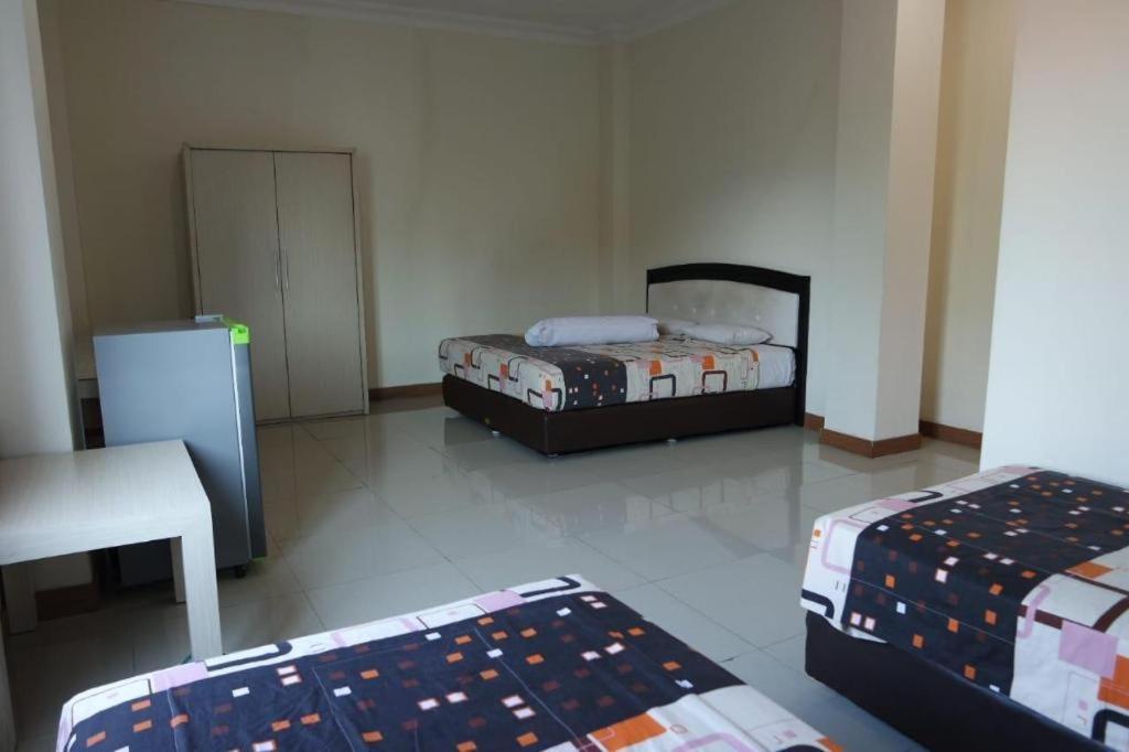 Hotel Sulawesi Gorontalo Сурабая Экстерьер фото