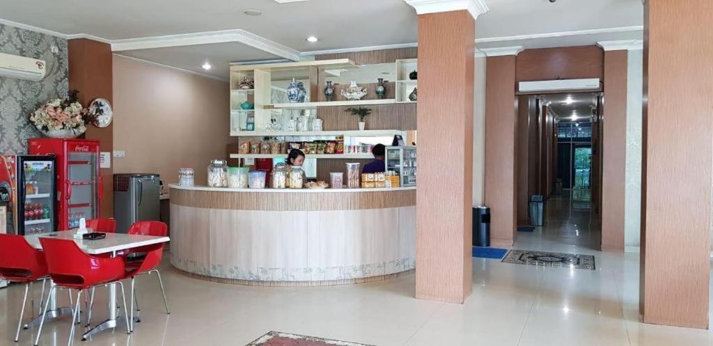 Hotel Sulawesi Gorontalo Сурабая Экстерьер фото